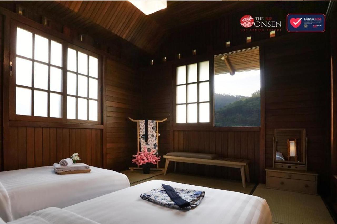 The Onsen Hot Spring Resort Batu  Exterior photo